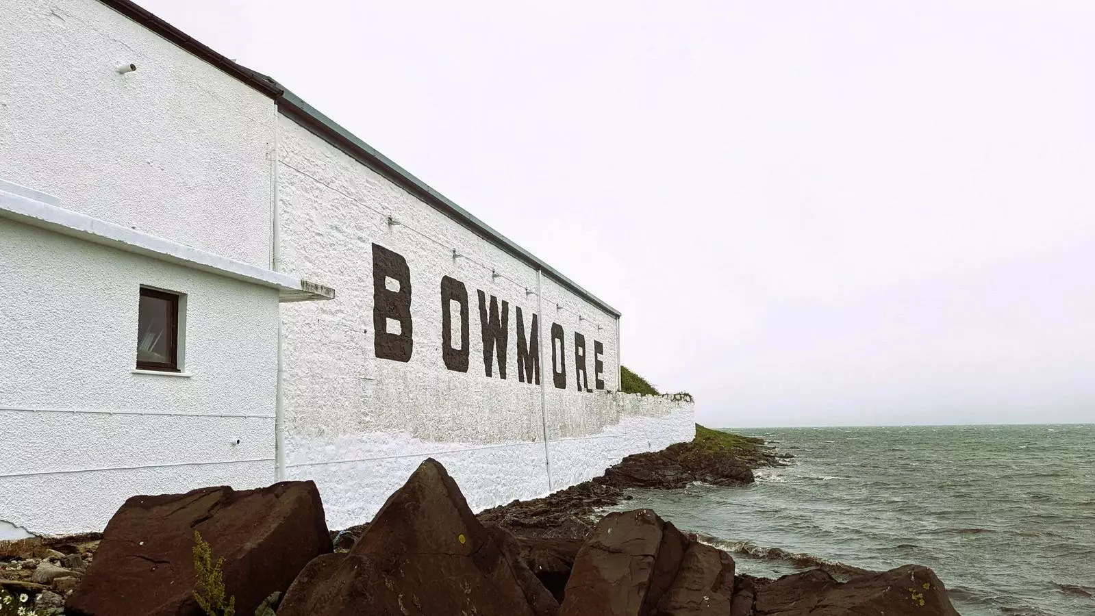 Elevating Tradition: Bowmore’s Strategic Transformation in Travel Retail and Domestic Markets