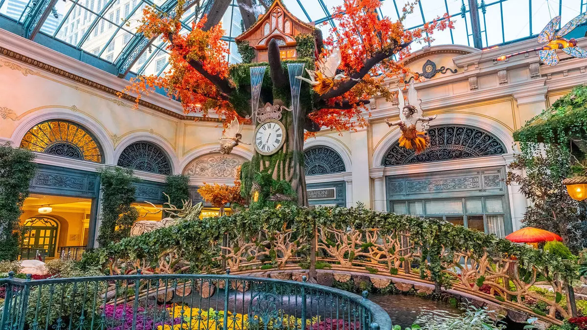 Autumn in the Desert: Exploring the Seasonal Splendor of the Bellagio Conservatory