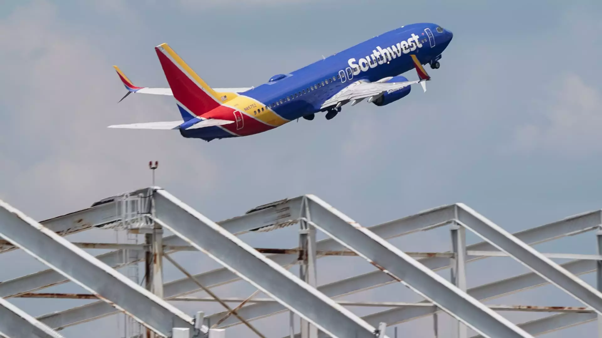 Southwest Airlines’ Financial Landscape: A Third-Quarter Review