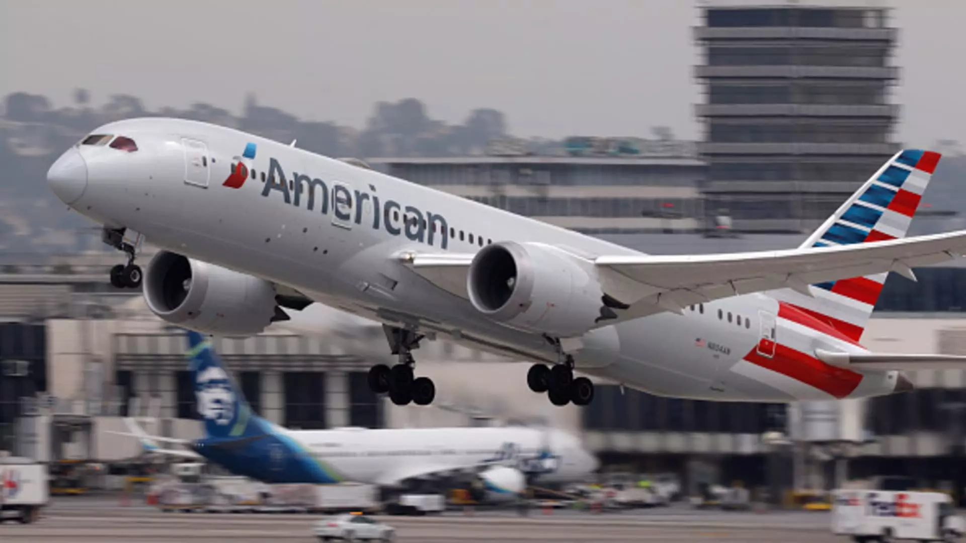 American Airlines Faces Challenges with Q1 Earnings Forecast