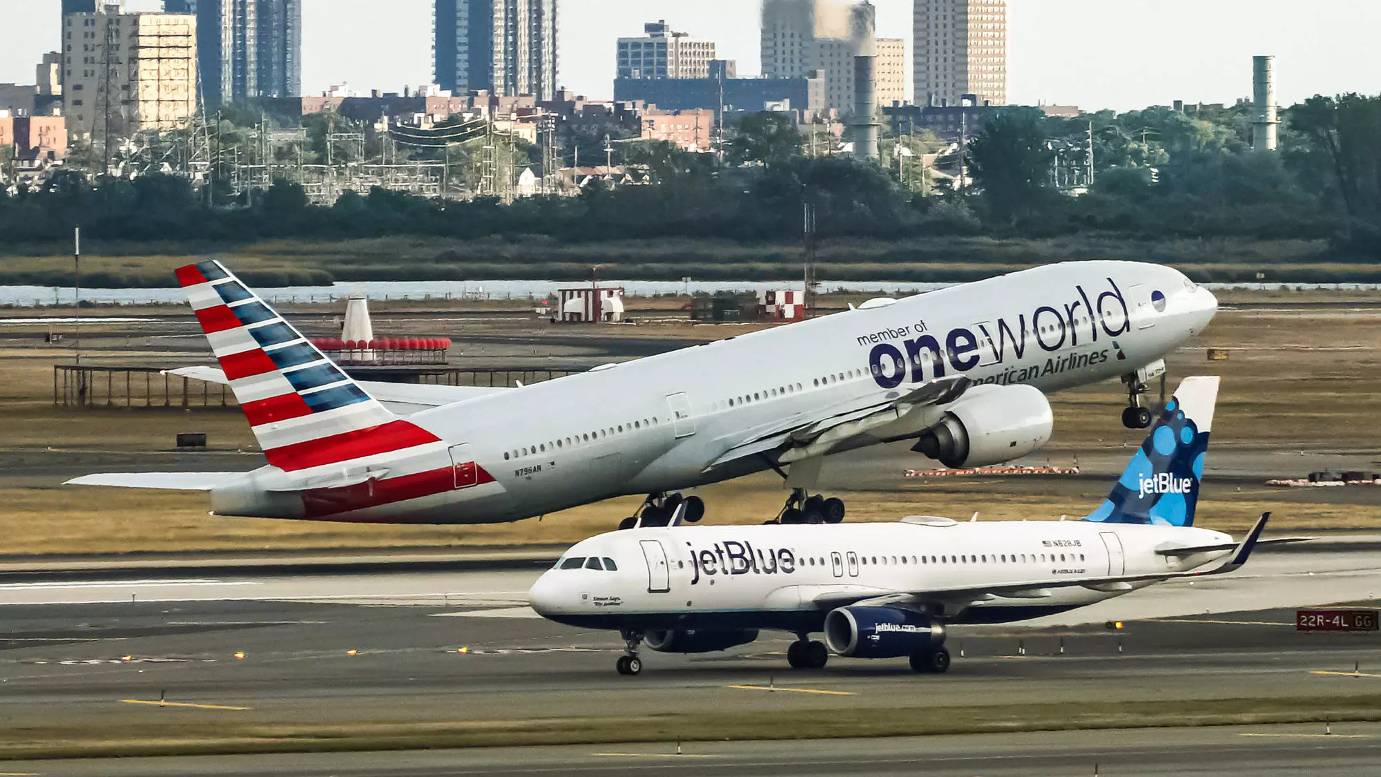 A Bold Showdown: American Airlines Takes on JetBlue in the Wake of the NEA Fallout