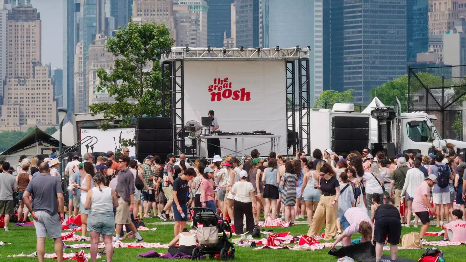 Great Nosh: Celebrating Jewish Heritage Through Food as a Catalyst for Unity and Cultural Pride